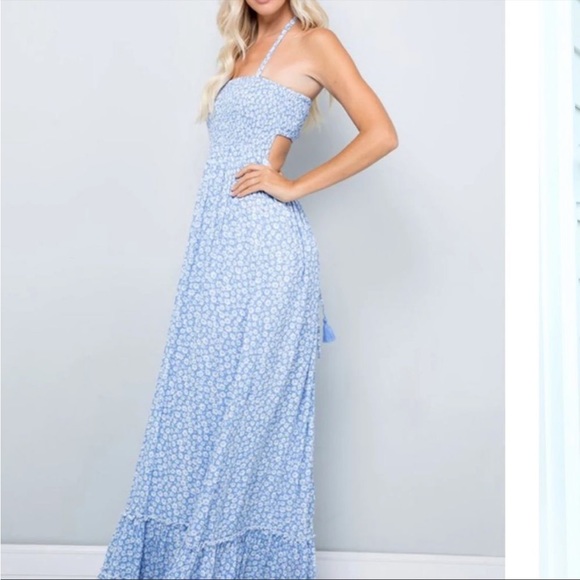 Sexy Mama Maternity Dresses & Skirts - EUC Blue & White Floral Maternity Maxi